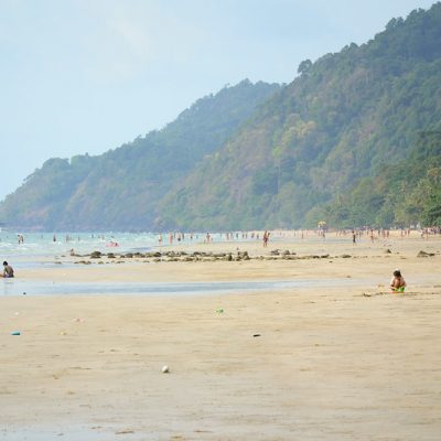 Over 10,000 Thais Visit Koh Chang in One Day This Long Weekend