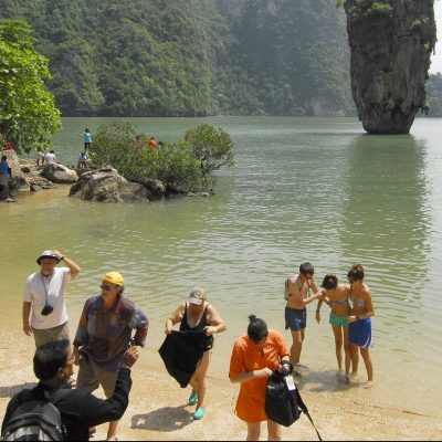 Phuket Foreigners Urged to Extend Visa By October 30