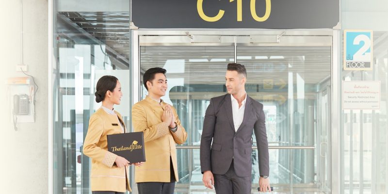 Elite Personal Assistant welcomes Thailand Privilege Visa member at the airport.